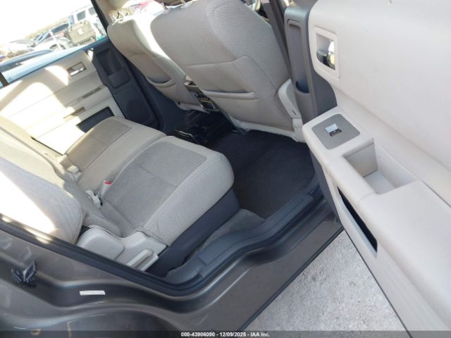 Ford Flex Se Image 9