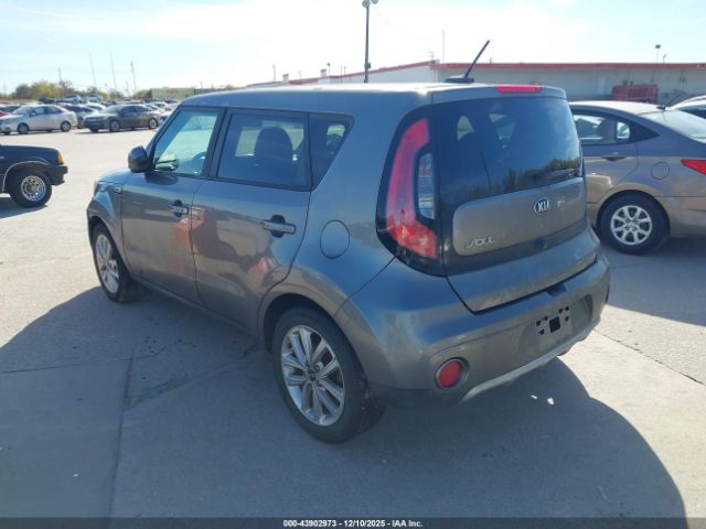 Kia Soul + Image 13
