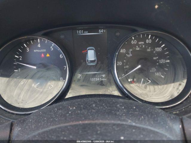 Nissan Rogue S Image 2