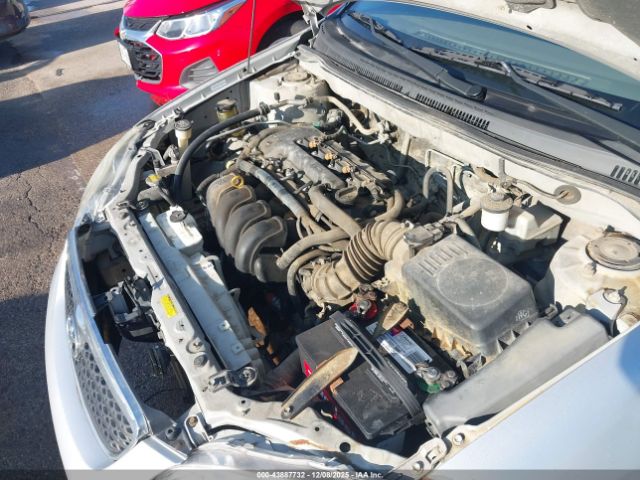 Toyota Corolla Ce Image 11