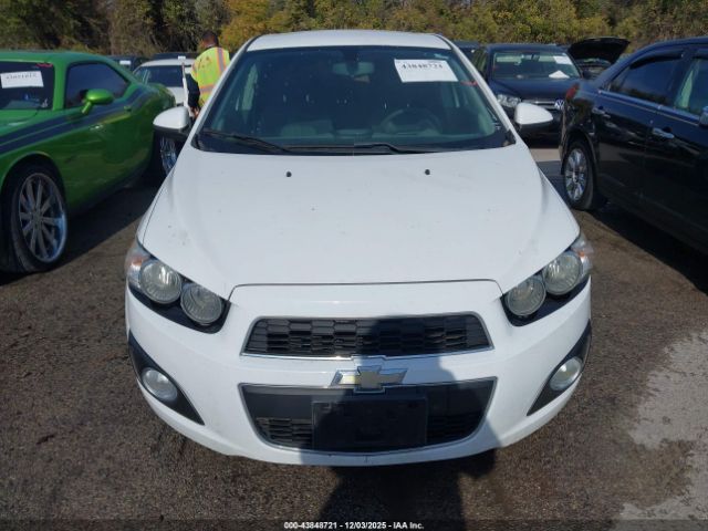Chevrolet Sonic Lt Auto Image 10