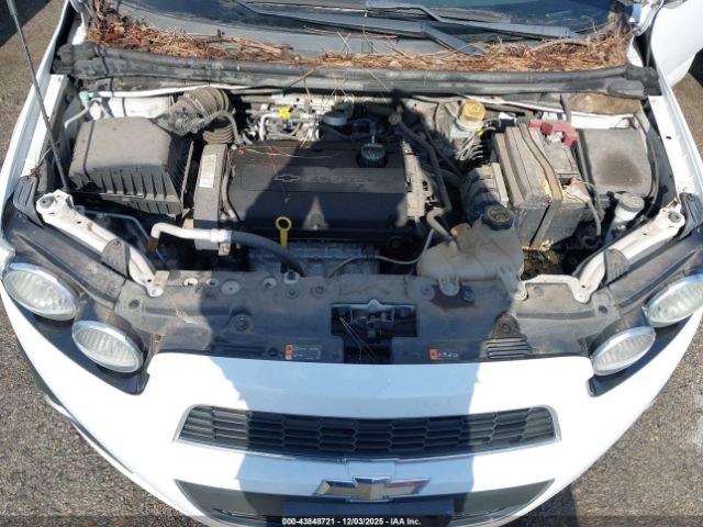 Chevrolet Sonic Lt Auto Image 4