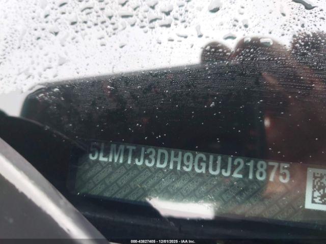 Lincoln MKC Reserve Image 9