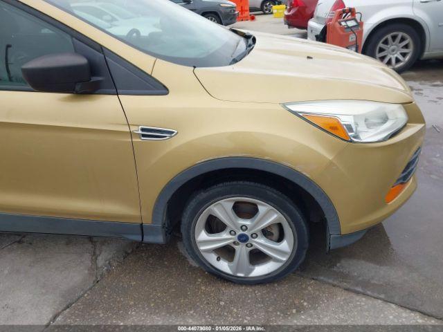 Ford Escape S Image 2