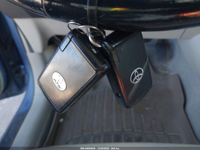 Toyota Prius Image 6