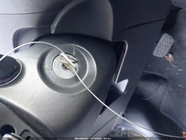 Toyota Yaris Image 15