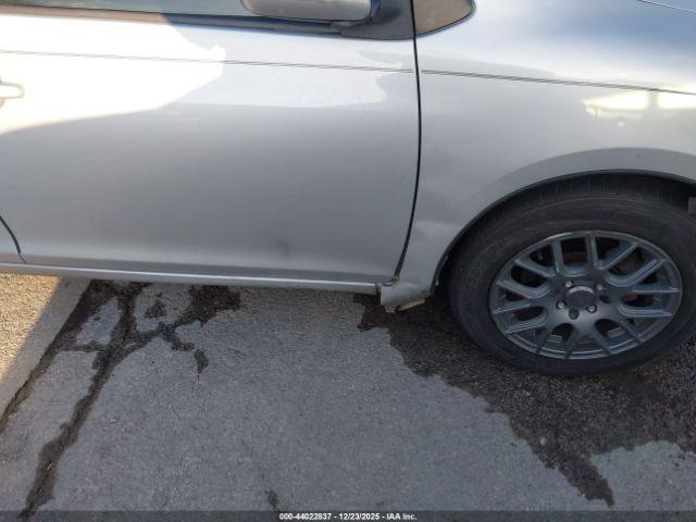 Toyota Yaris Image 8