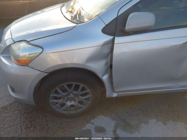 Toyota Yaris Image 3