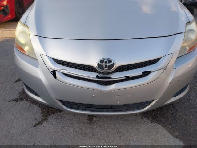 Toyota Yaris Image 6