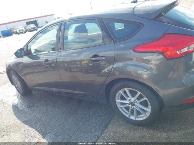 Ford Focus Se Image 11