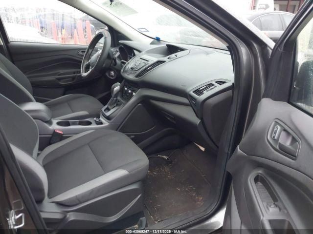 Ford Escape S Image 2