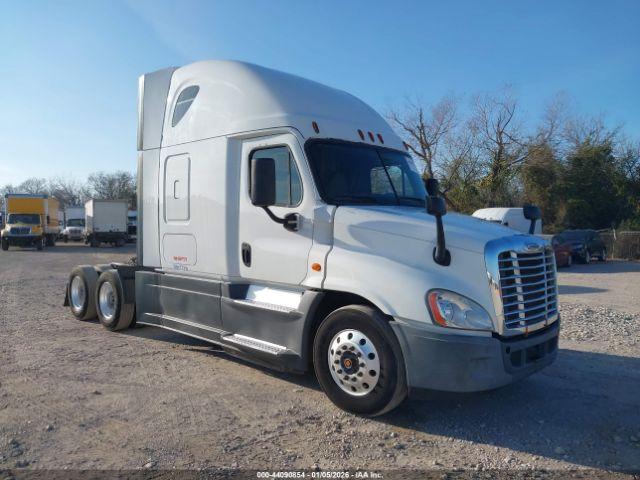  Salvage Freightliner Cascadia 125