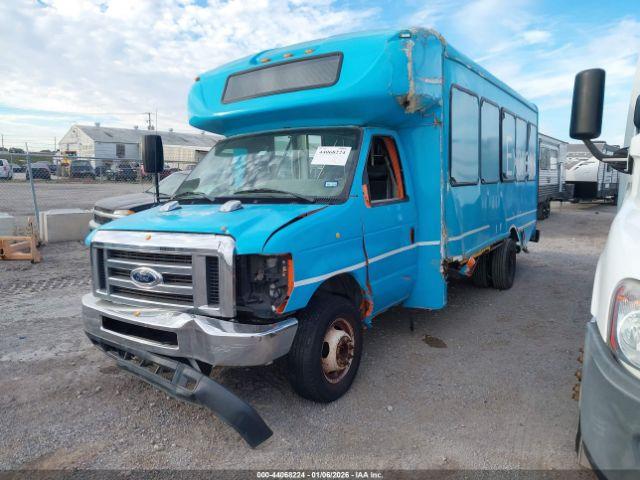Ford E-450 Image 11