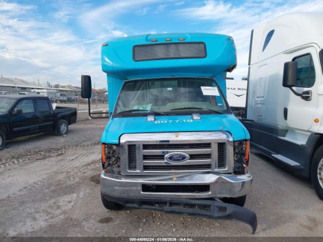 Ford E-450 Image 7