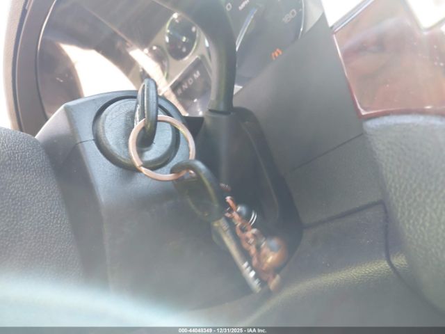 Cadillac Escalade Standard Image 11