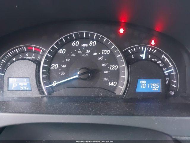 Toyota Camry Le Image 14