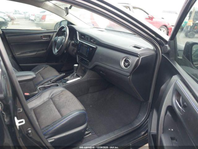 Toyota Corolla Se Image 7