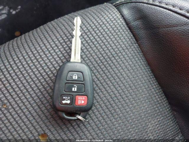 Toyota Corolla Se Image 9