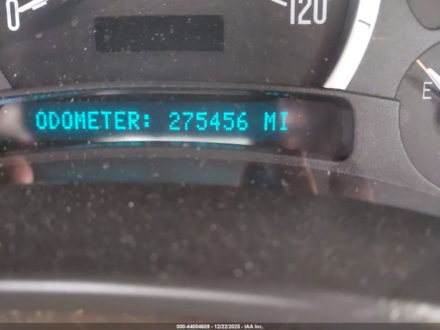 Cadillac Escalade Standard Image 9