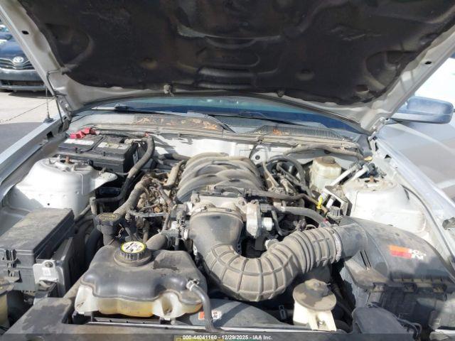 Ford Mustang Image 9