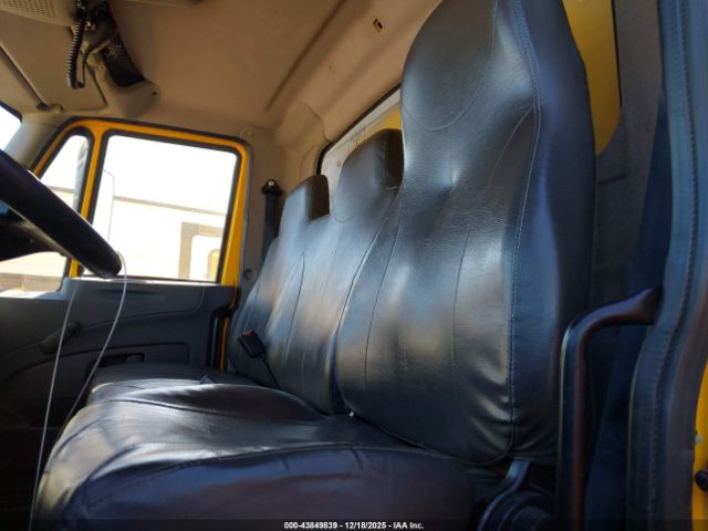 International Durastar 4300 Image 2