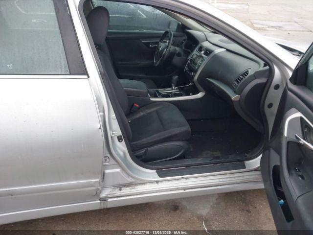 Nissan Altima 2.5 Sv Image 2