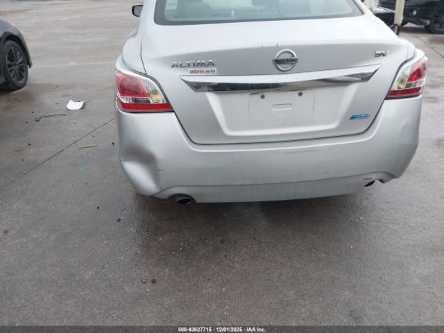 Nissan Altima 2.5 Sv Image 12