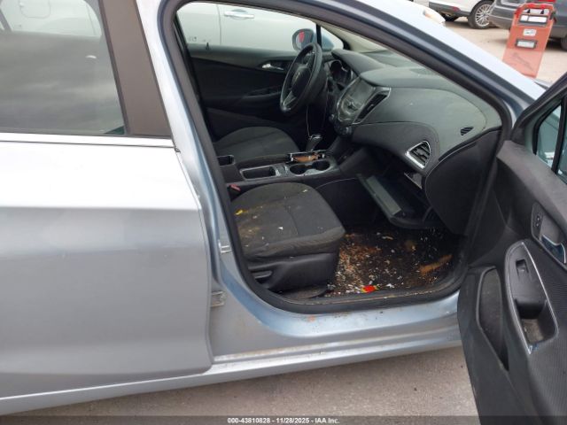 Chevrolet Cruze Lt Auto Image 6