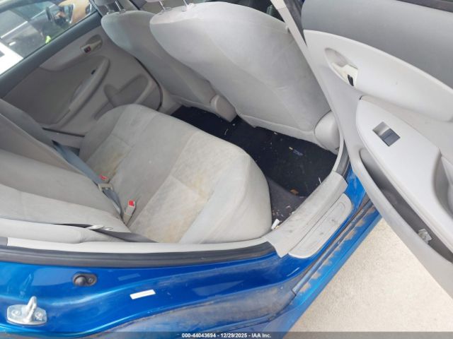 Toyota Corolla Le Image 10