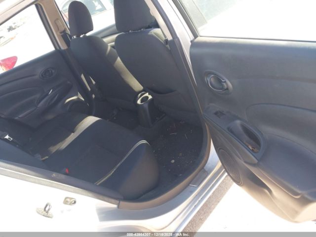 Nissan Versa 1.6 Sv Image 9