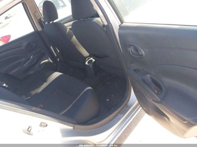 Nissan Versa 1.6 Sv Image 9