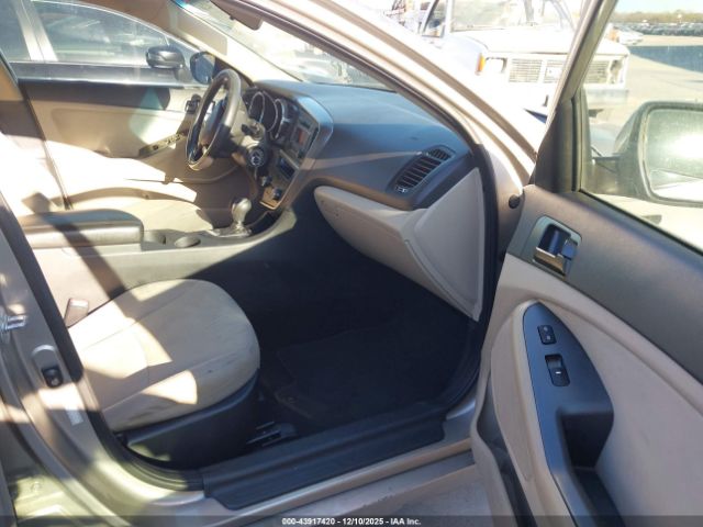 Kia Optima Lx Image 2