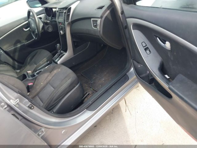 Hyundai ELANTRA Image 10