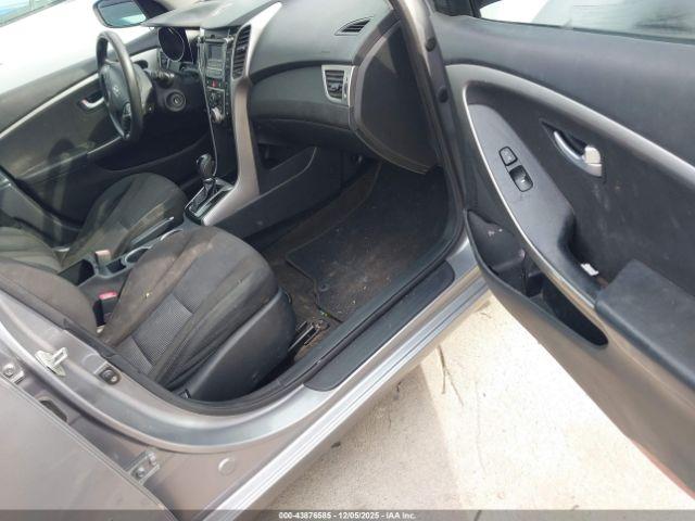 Hyundai ELANTRA Image 10