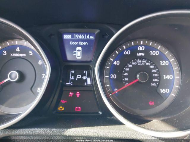 Hyundai ELANTRA Image 9