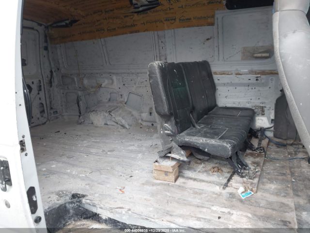 Ford E-150 Commercial Image 14