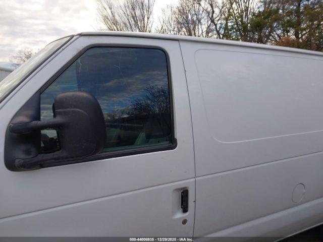 Ford E-150 Commercial Image 10
