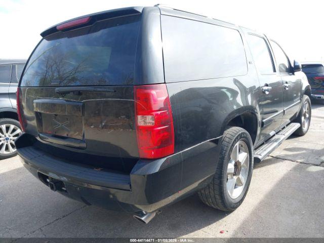 Chevrolet Suburban Ltz Image 9