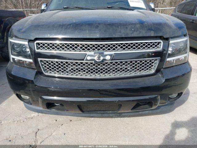 Chevrolet Suburban Ltz Image 8