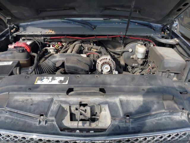 Chevrolet Suburban Ltz Image 10