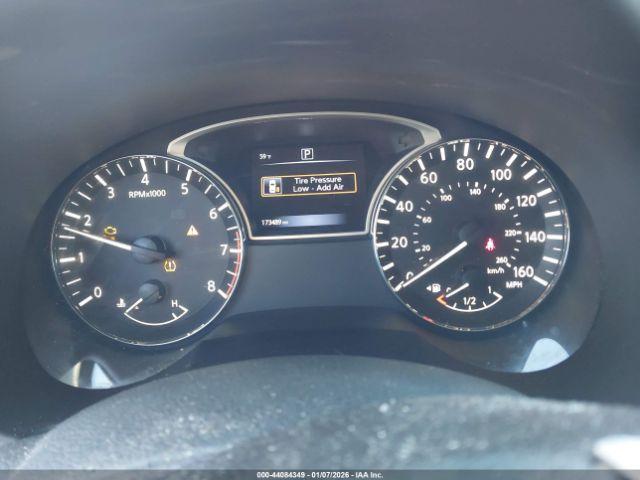 Nissan Altima Image 6