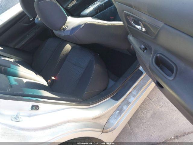 Nissan Altima Image 5