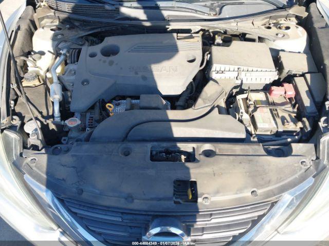 Nissan Altima Image 11