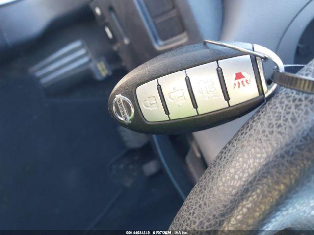 Nissan Altima Image 8