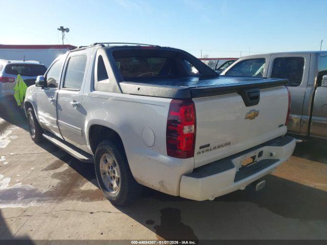 Chevrolet Avalanche 1500 Ls Image 3