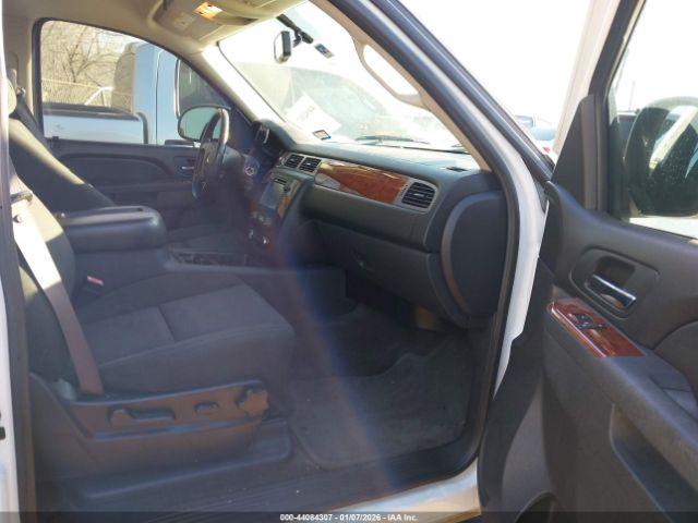 Chevrolet Avalanche 1500 Ls Image 8