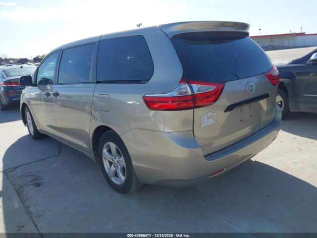 Toyota Sienna L 7 Passenger Image 15