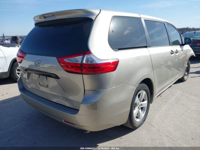 Toyota Sienna L 7 Passenger Image 16