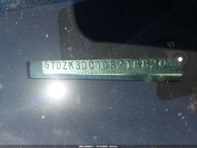 Toyota Sienna L 7 Passenger Image 12