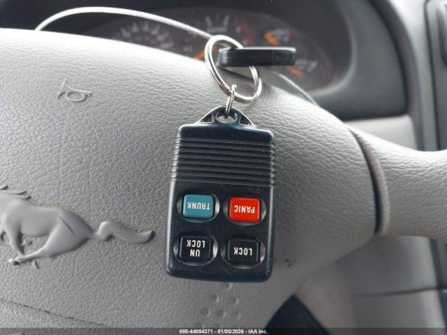 Ford Mustang Image 8